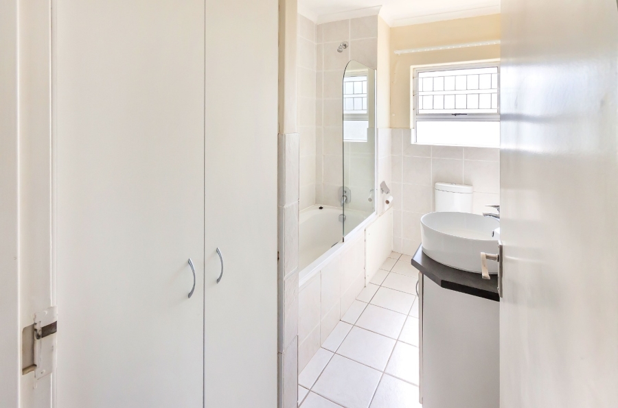 To Let 2 Bedroom Property for Rent in Heritage Park Western Cape